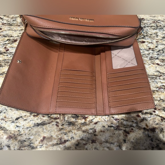 Michael Kors Crossbody and wallet - Picture 6 of 6